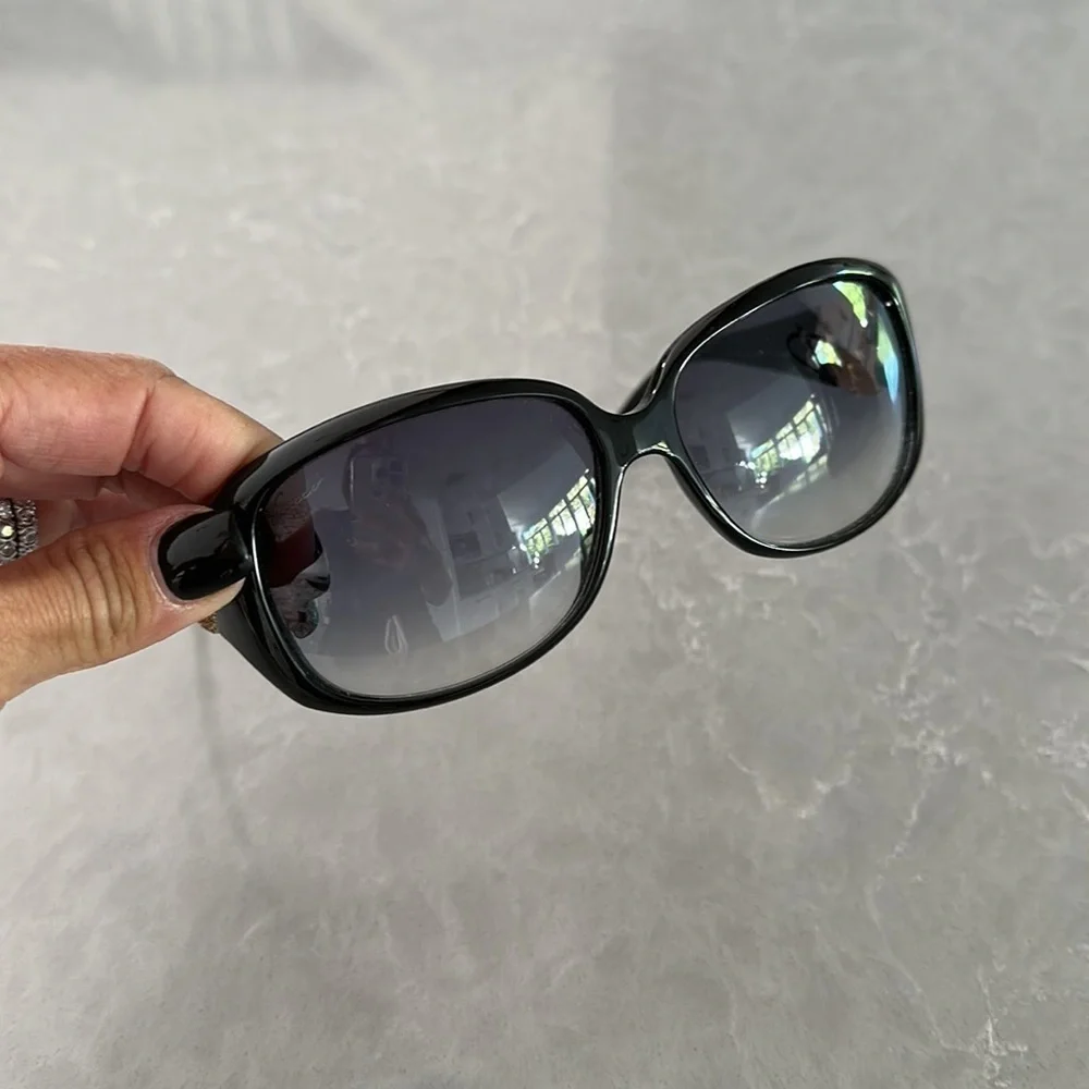 Gucci black sunglasses with crystals GG at the sides - Picture 8 of 9